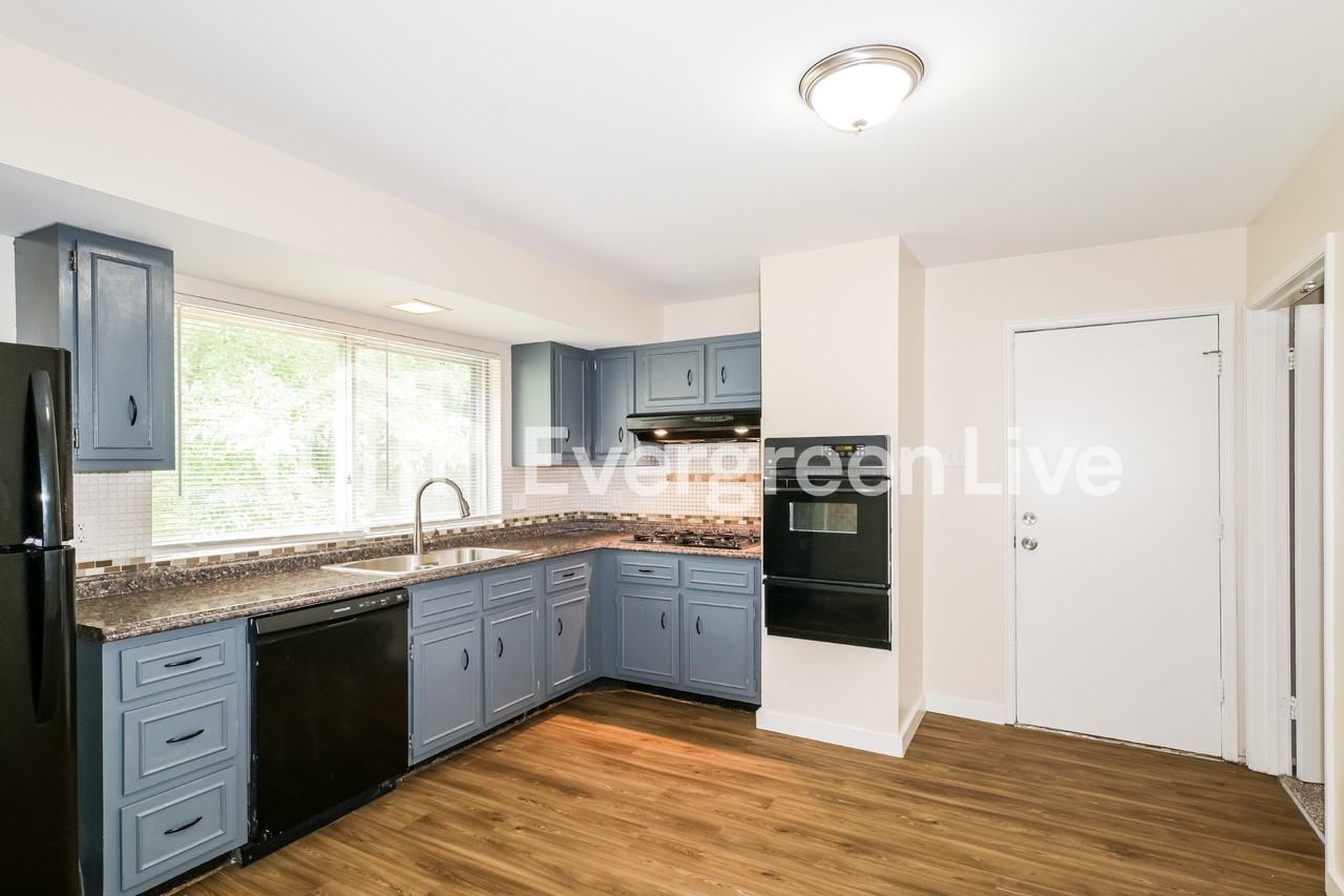 3823 Monsols Dr - Photo 6 of 15