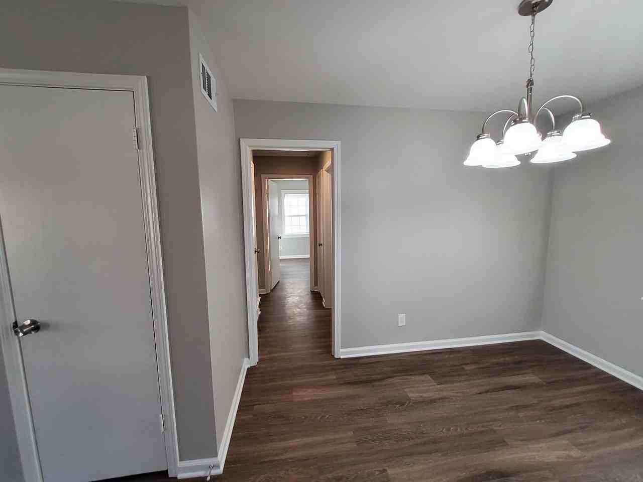 3575 Kensett Dr - Photo 2 of 8
