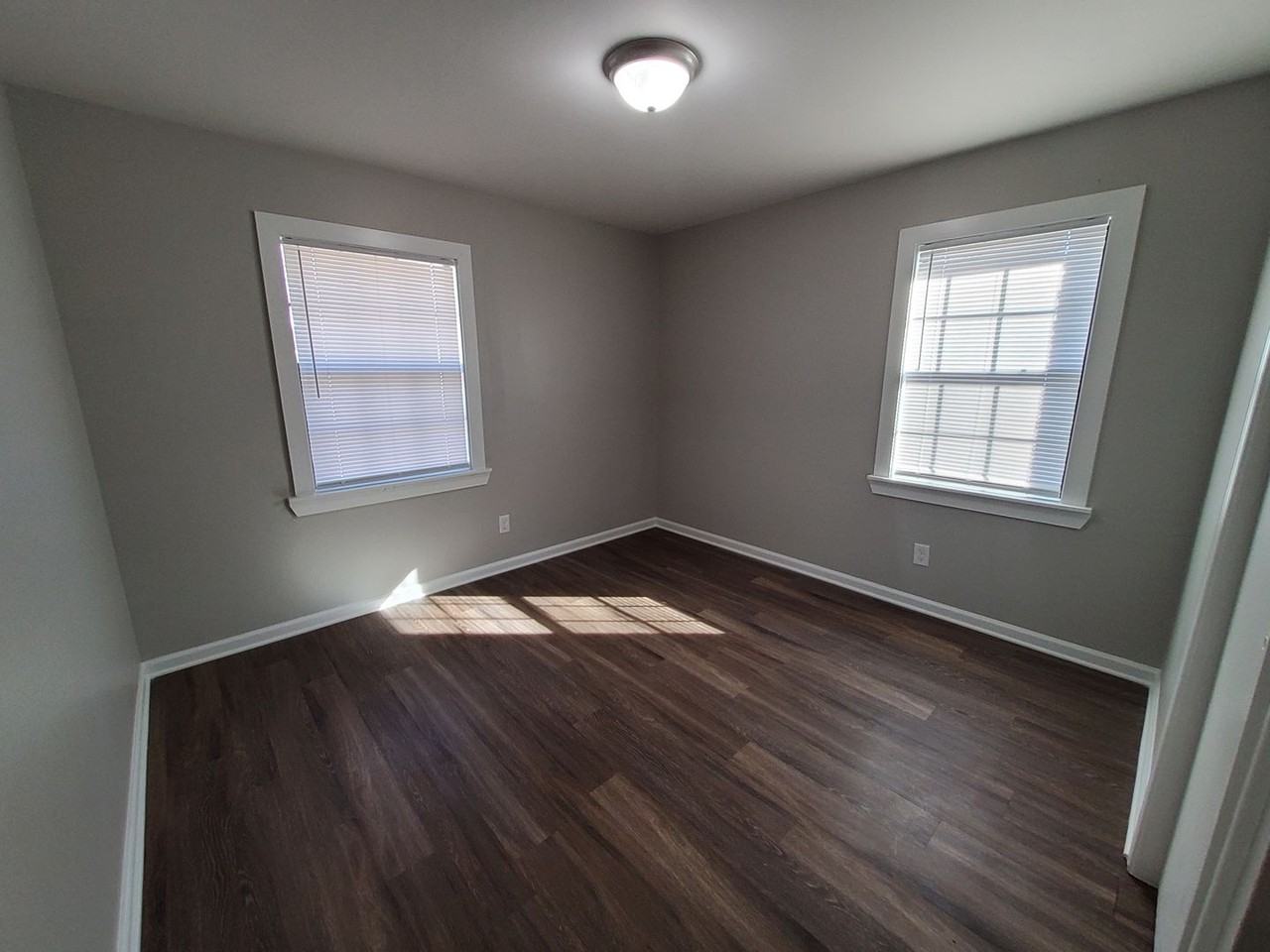 3575 Kensett Dr - Photo 6 of 8