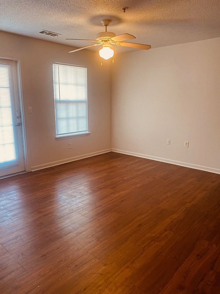 Clarksville Heights - Photo 2 of 17