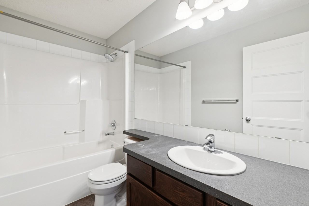 21317 46 Avenue - Photo 2 of 34