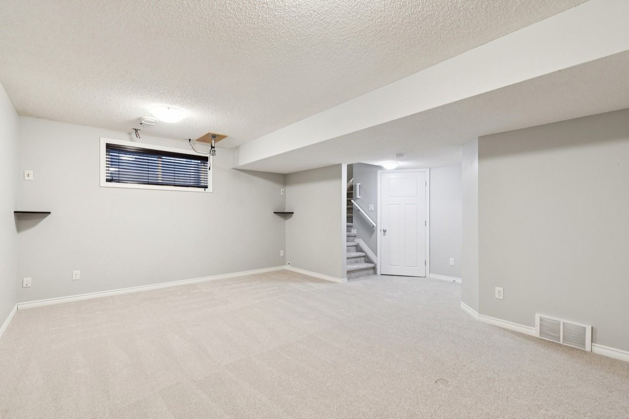 21317 46 Avenue - Photo 5 of 34