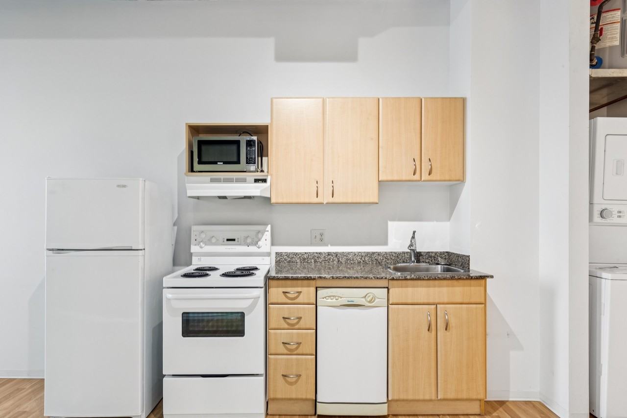 Cambridge Lofts - Photo 2 of 19