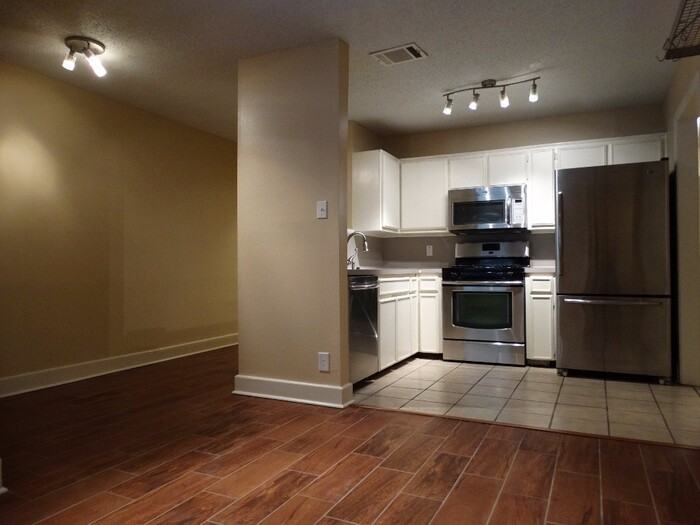 9104 Quail Creek Dr #A - Photo 4 of 26