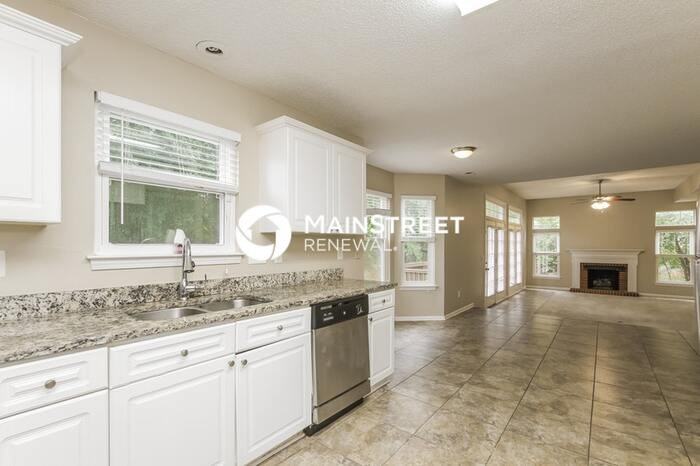 109 Rose St - Photo 7 of 17