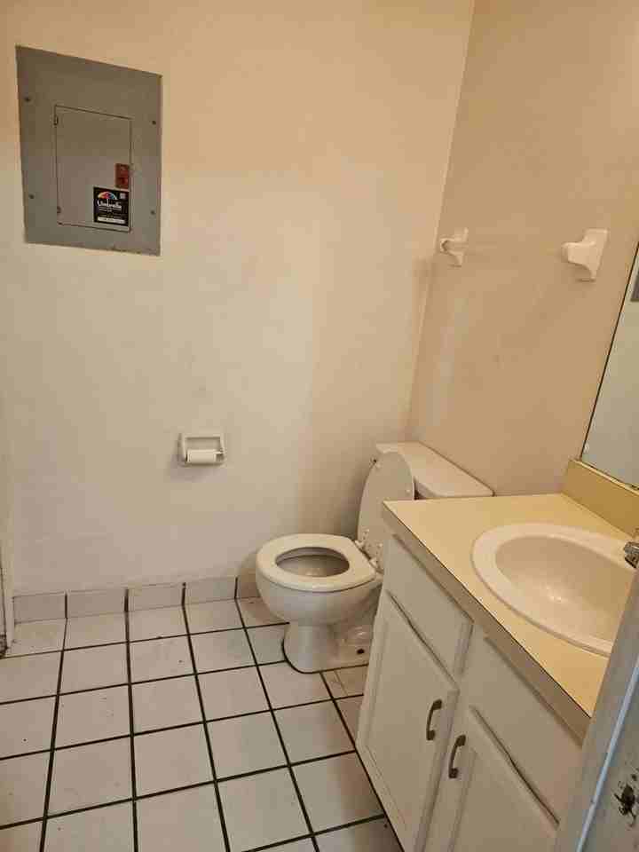 2400 Summerfield Pl - Photo 6 of 13