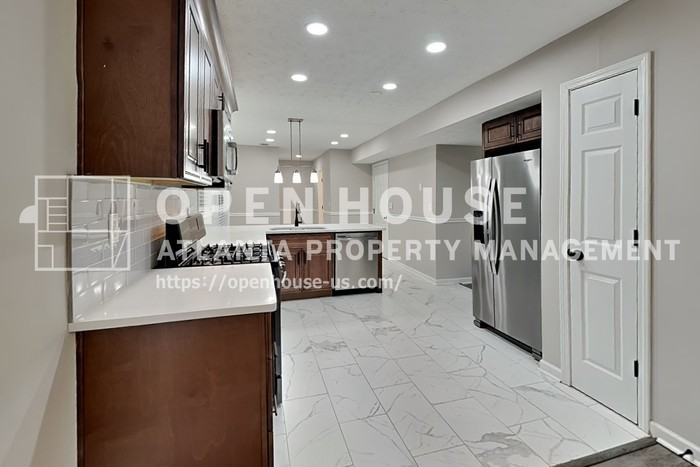 2313 Berkeley Creek Ct - Photo 7 of 20