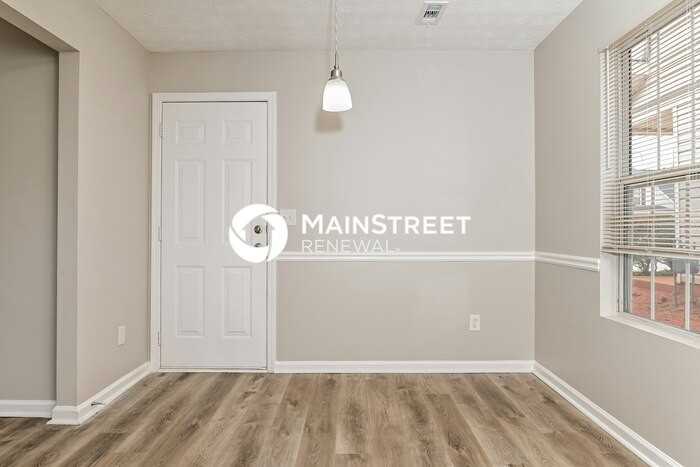 3080 Tussahaw Xing - Photo 4 of 17