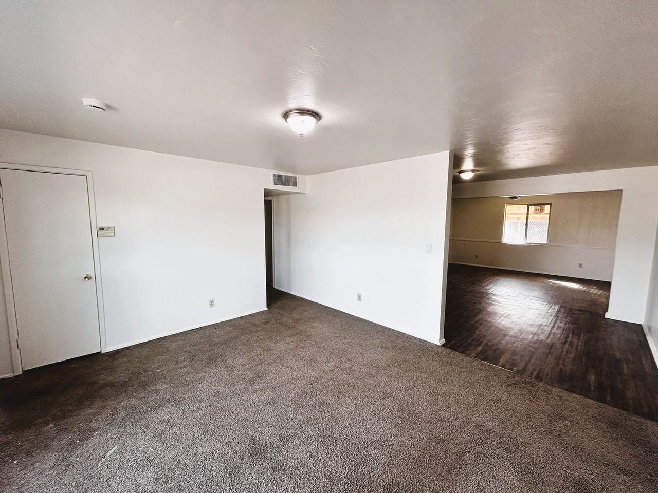 219 W Kinderman Dr - Photo 5 of 17