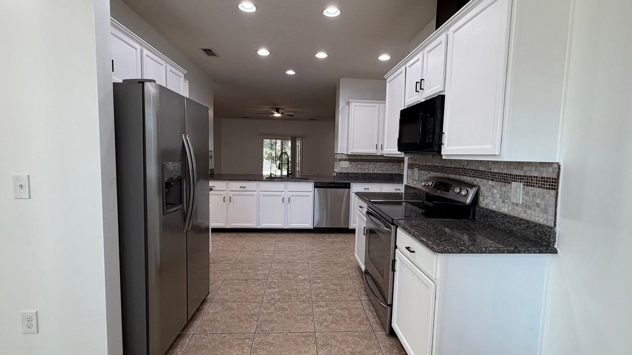 6475 Greenland Chase Blvd - Photo 5 of 21
