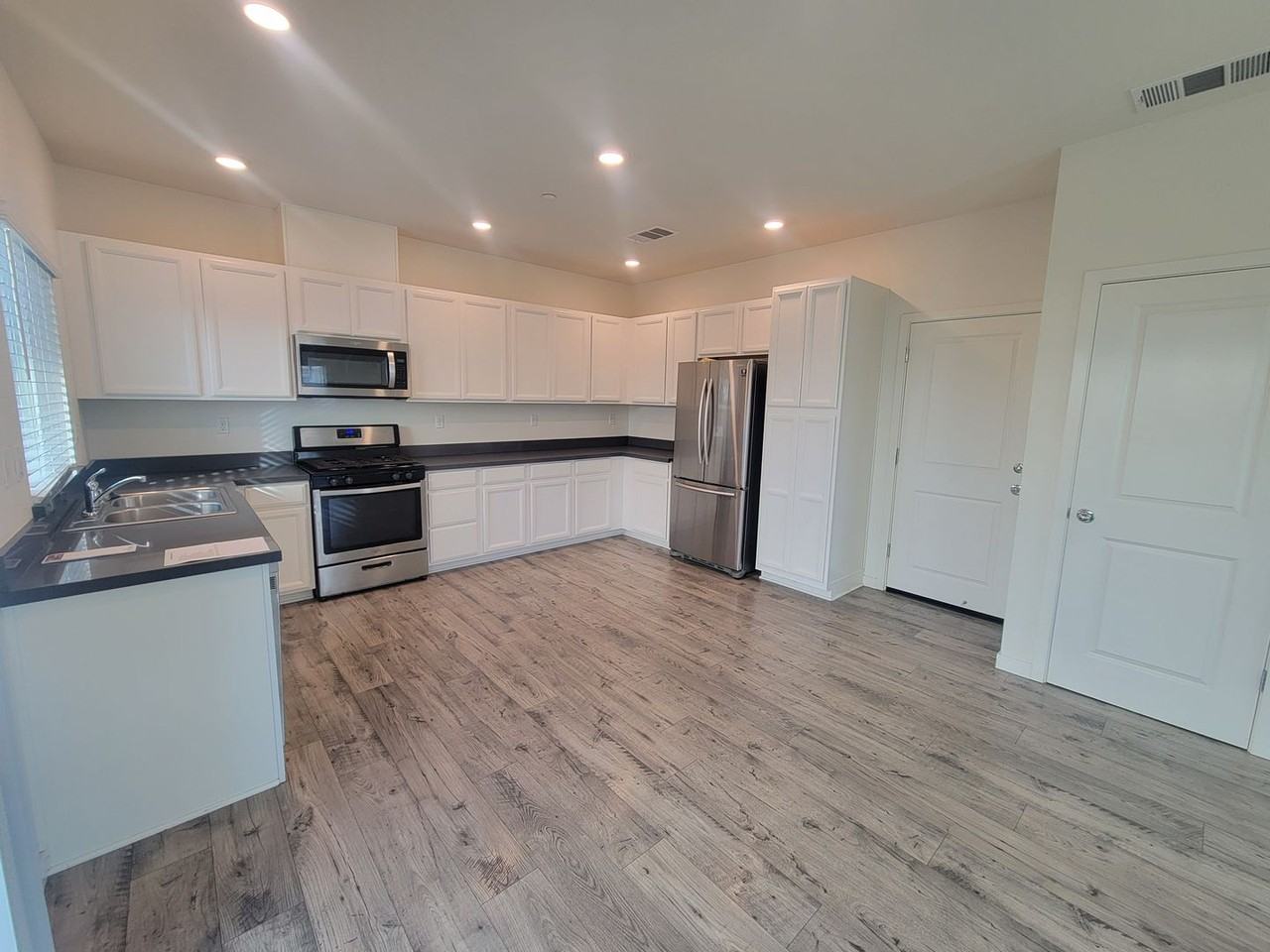 4364 Silver Cedar Ln - Photo 7 of 44