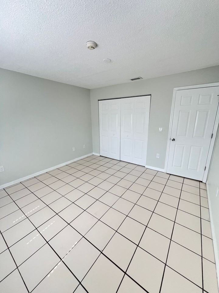 1840 Morrill St - Photo 5 of 11