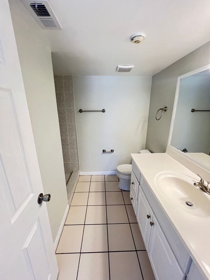 1840 Morrill St - Photo 7 of 11