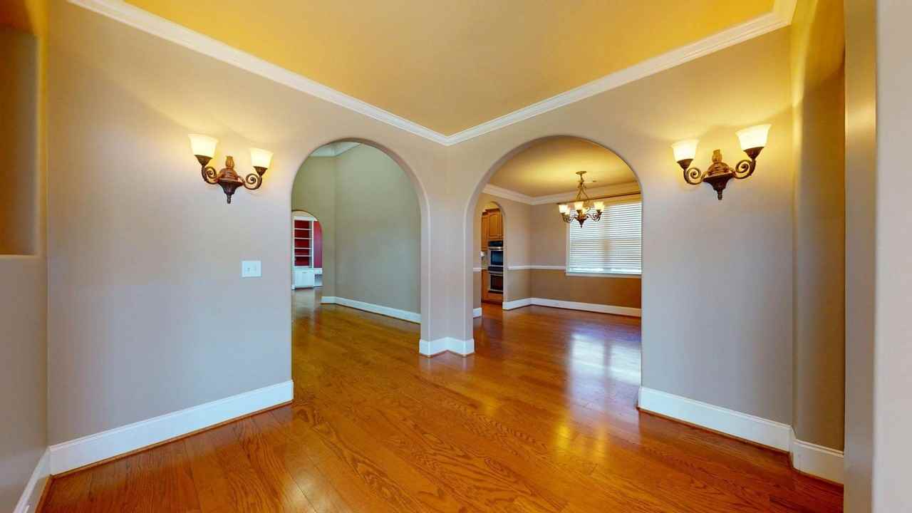 461 Belmonte Dr - Photo 4 of 19