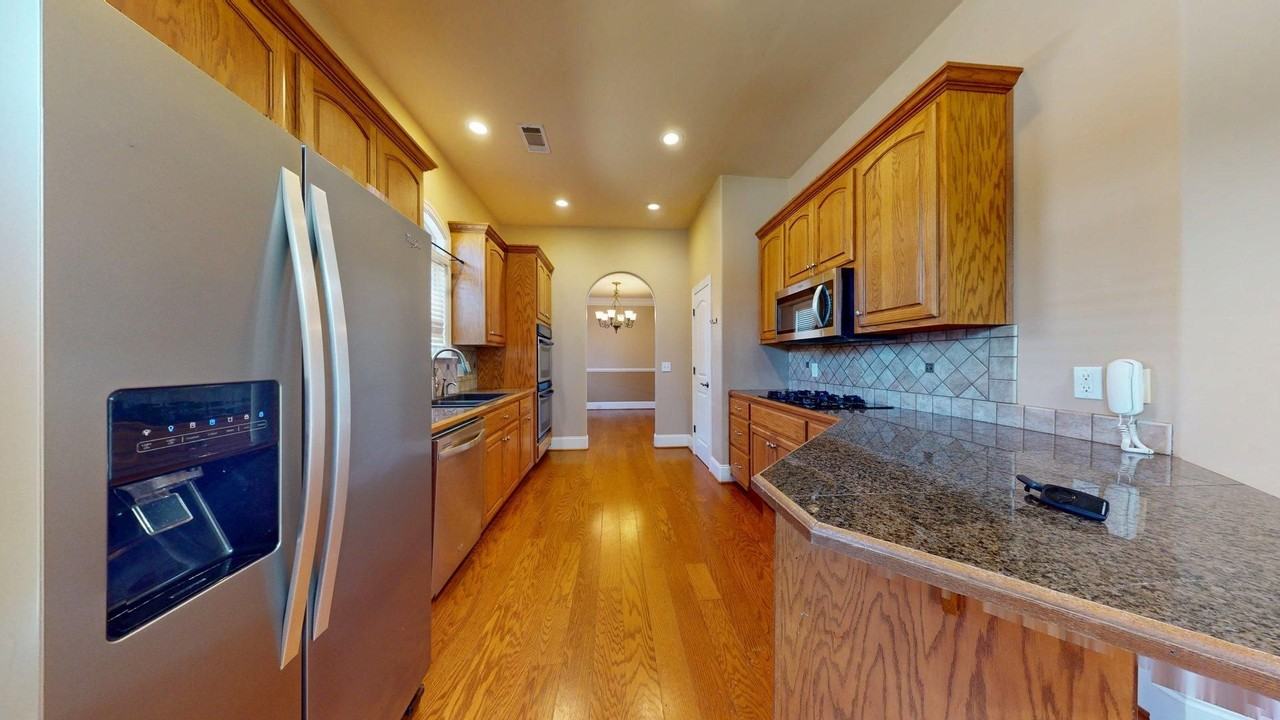 461 Belmonte Dr - Photo 6 of 19