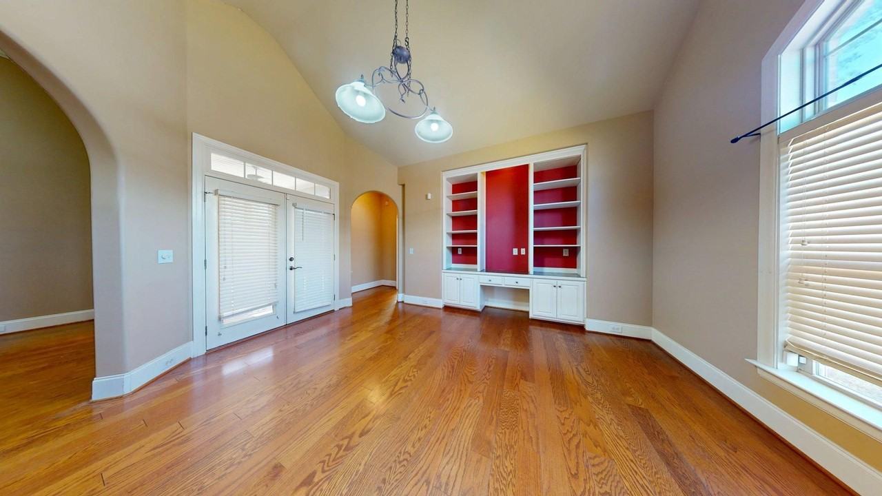 461 Belmonte Dr - Photo 7 of 19