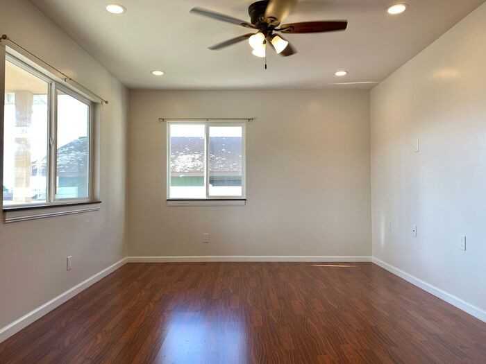 99-50 Nalopaka Pl - Photo 3 of 8