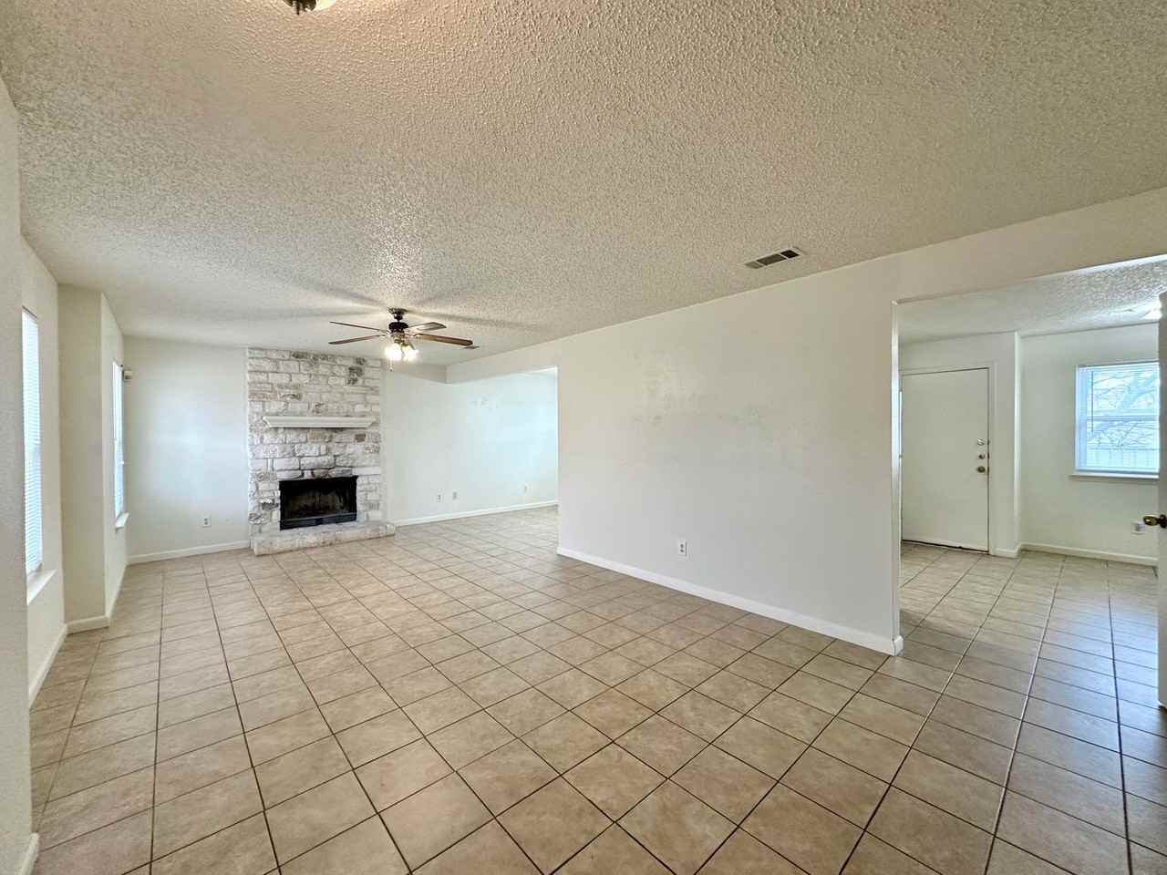 5010 White Rock Dr - Photo 2 of 33