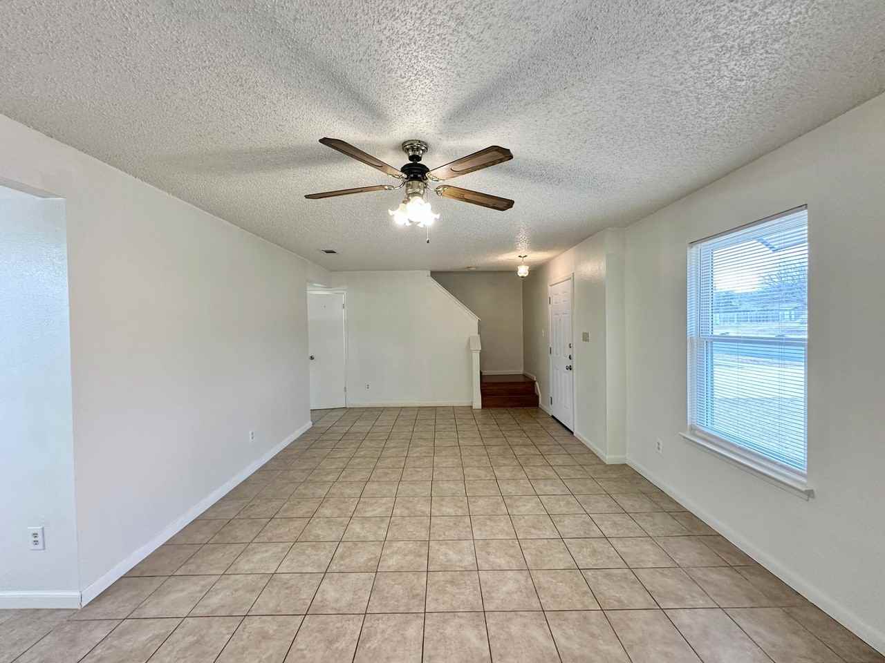 5010 White Rock Dr - Photo 4 of 33