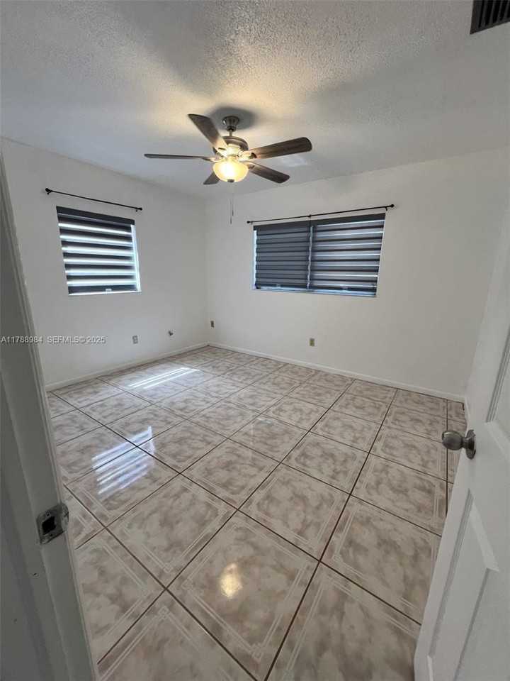 1320 Northeast 117th Terrace ##2 - Photo 7 of 8