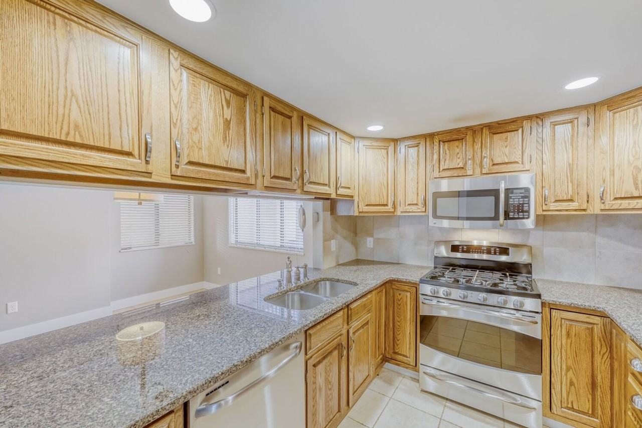 4475 Laguna Pl #212 - Photo 4 of 10