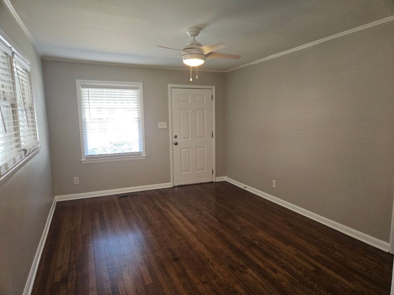 520 Floyd Dr Se - Photo 4 of 10