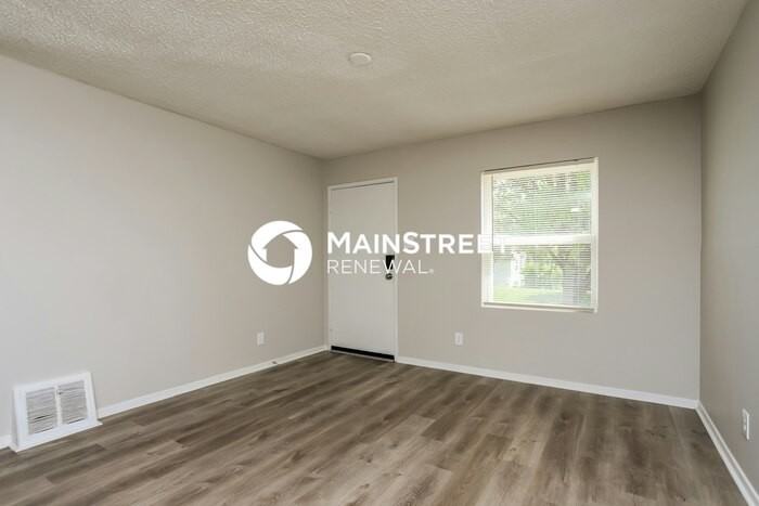 10309 Galloway Dr - Photo 3 of 17