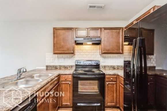 153 Autumn Woods Dr - Photo 5 of 17