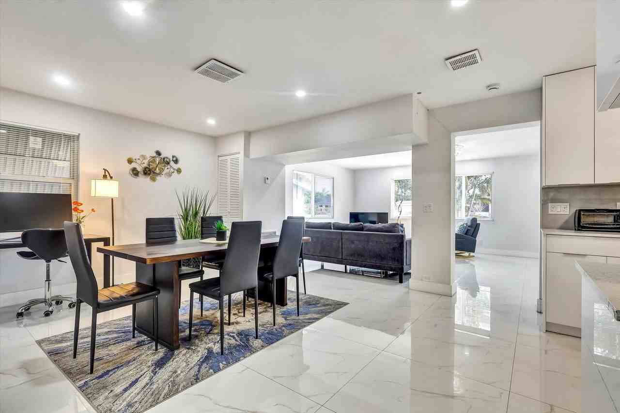 255 Glouchester St - Photo 3 of 27