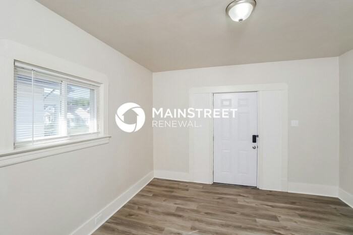 211 N 32nd St - Photo 7 of 17