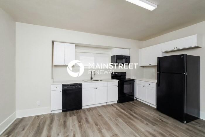 211 N 32nd St - Photo 6 of 17