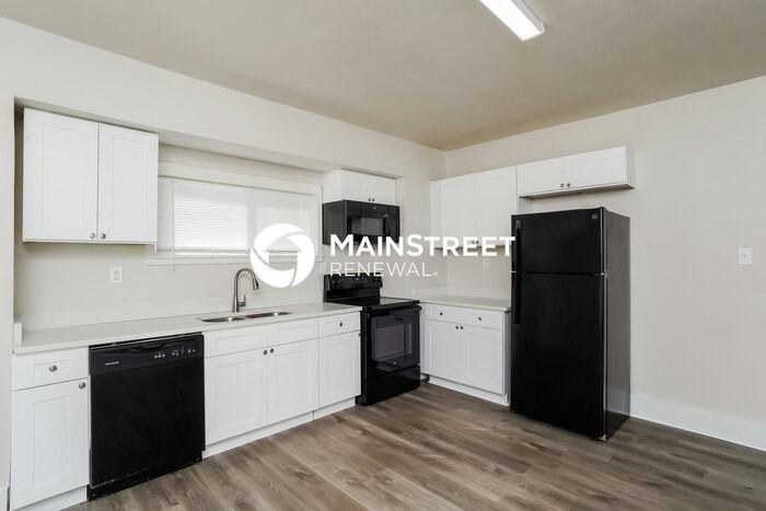 211 N 32nd St - Photo 7 of 17