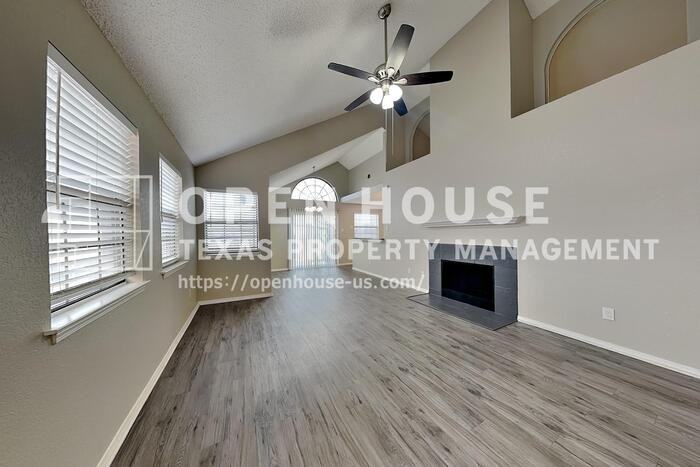 919 Azalia Dr - Photo 4 of 21