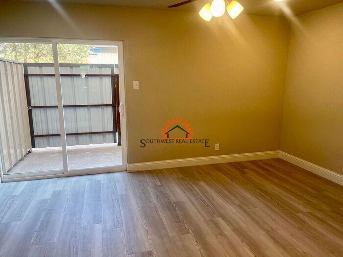 1025 W 18th St #14 - Photo 6 of 23
