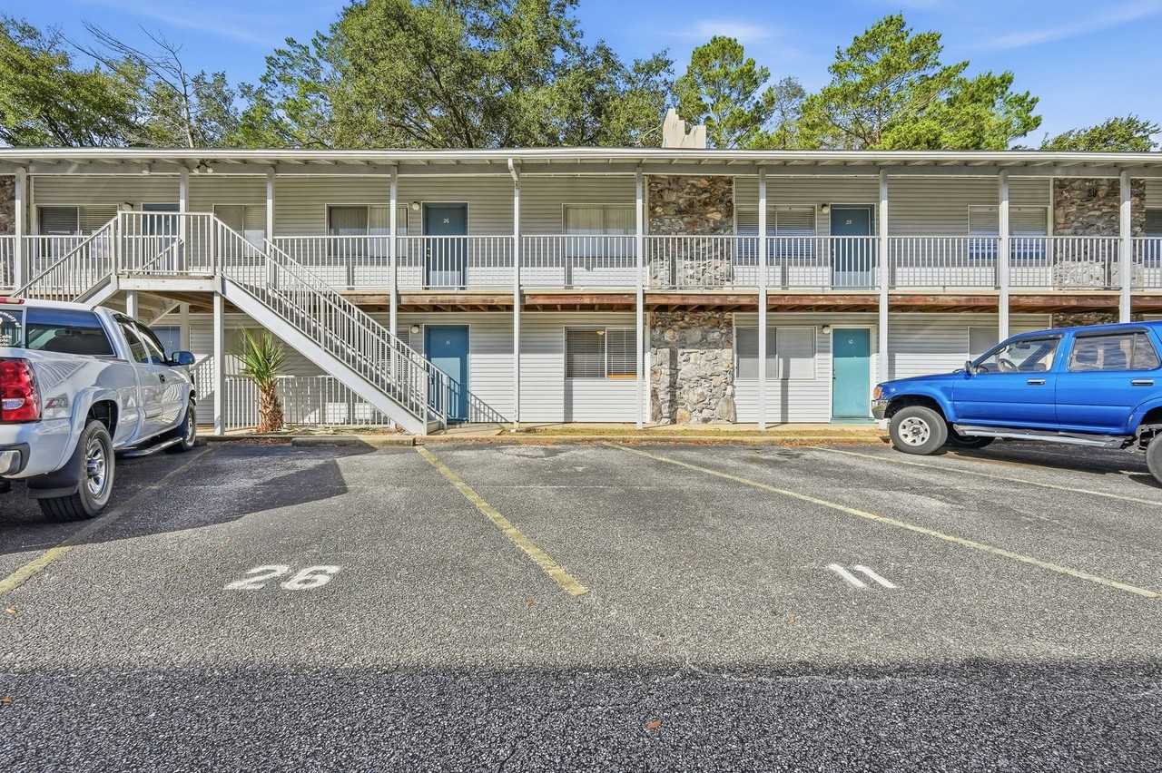 201 College Blvd E #11 - Photo 5 of 33