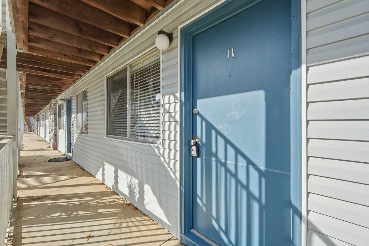 201 College Blvd E #11 - Photo 7 of 33