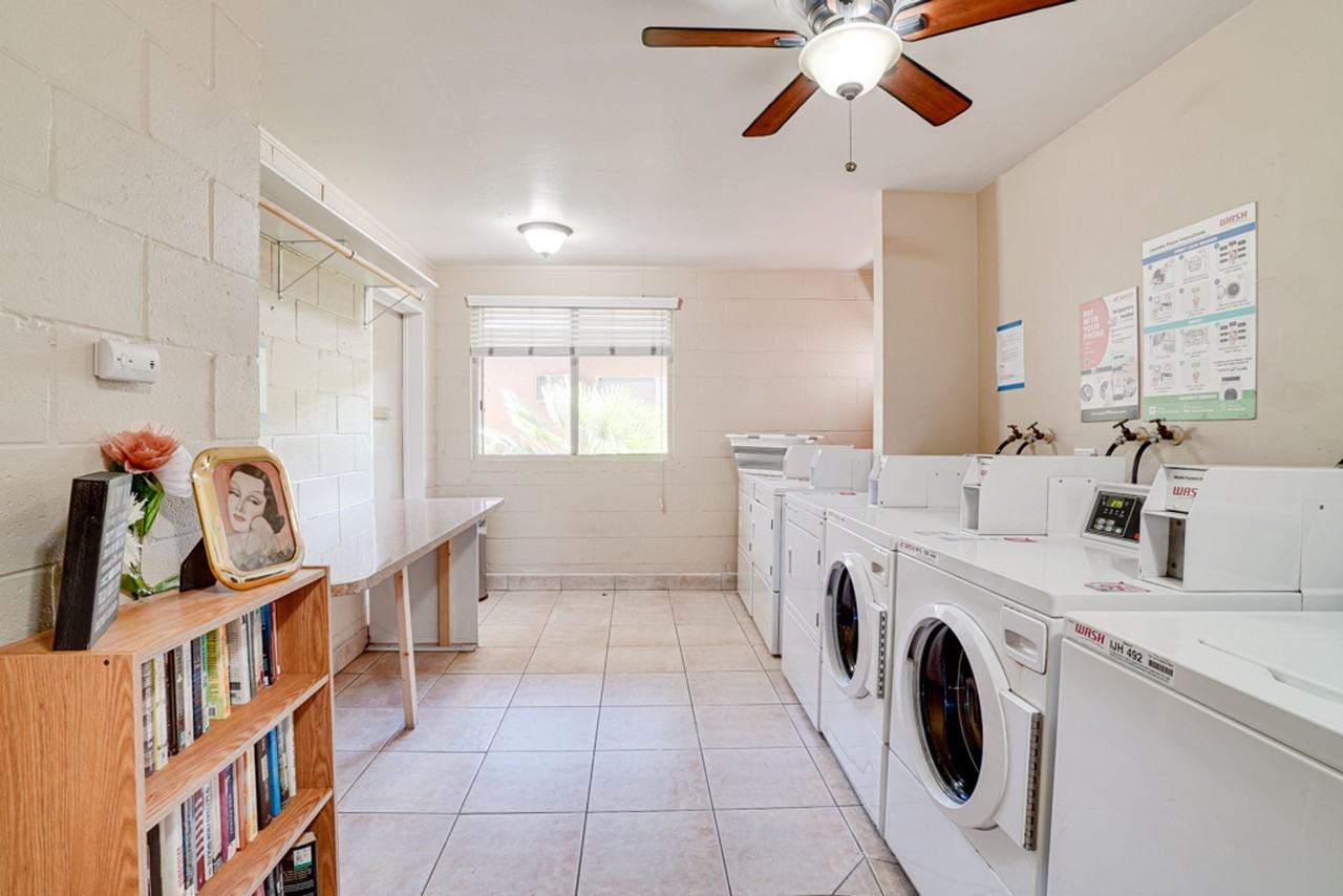 Florida Place - Photo 3 of 4