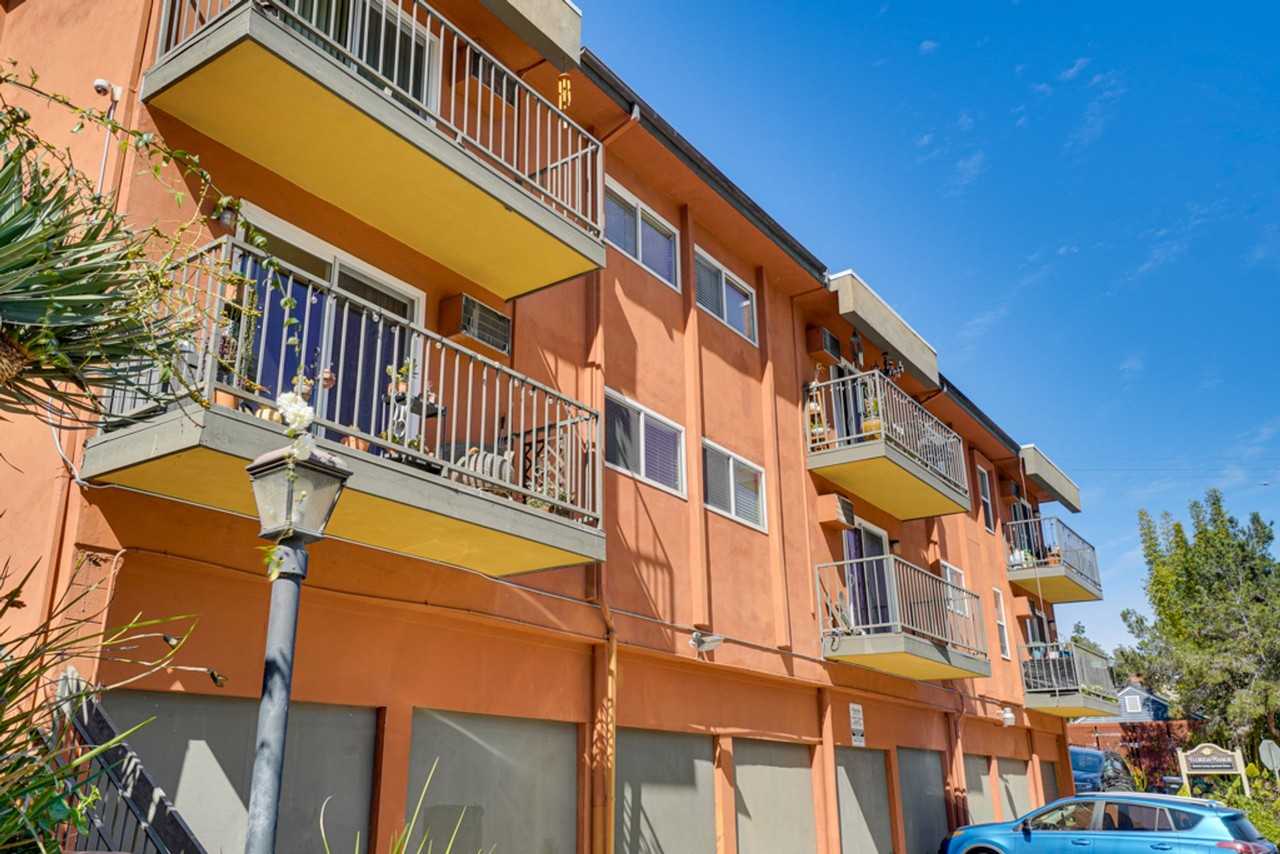 Florida Place - Photo 4 of 4