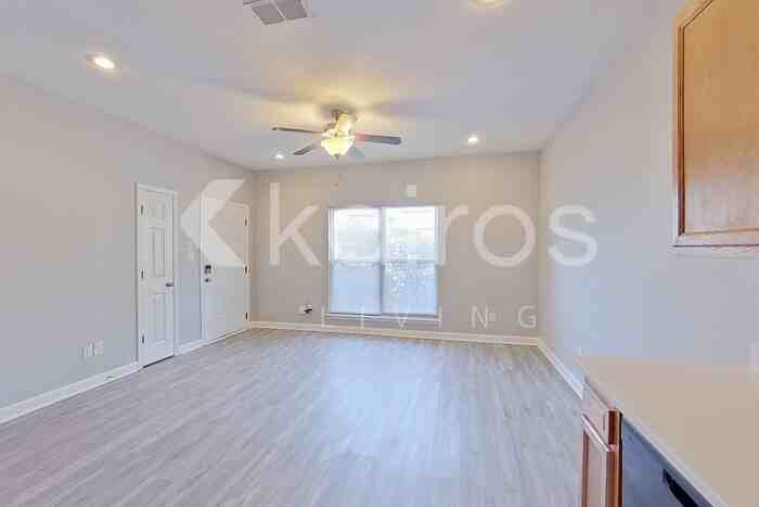 10101 W 20th St #B - Photo 7 of 22