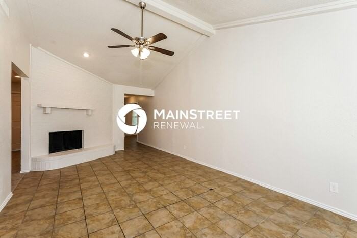 2654 Hartford Ln - Photo 4 of 16