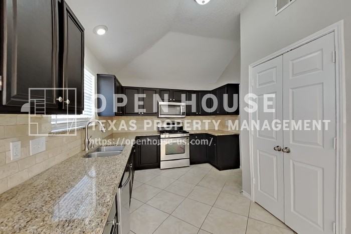 5321 Anchor Cove Cir - Photo 6 of 18