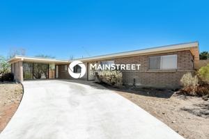 featured image of 9722 E Golf Links Rd