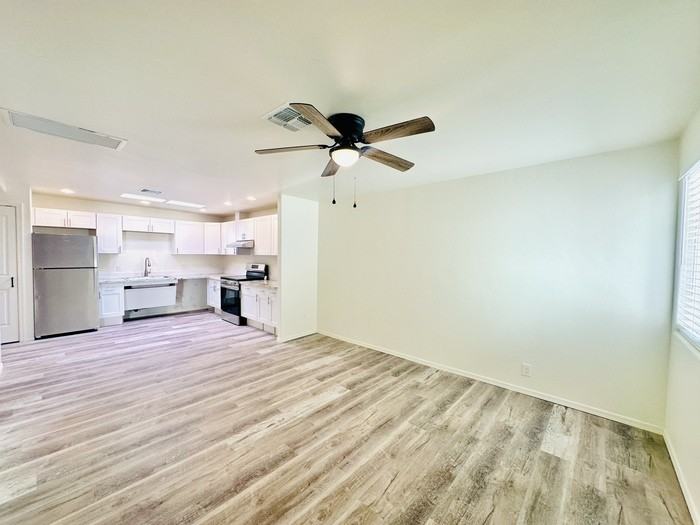 1337 W Pennington St - Photo 4 of 9