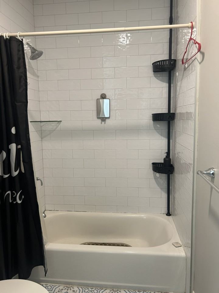 666 Metropolitan Ave - Photo 4 of 11