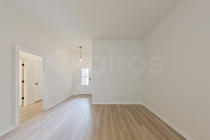 210 Peppercorn Way - Photo 5 of 25