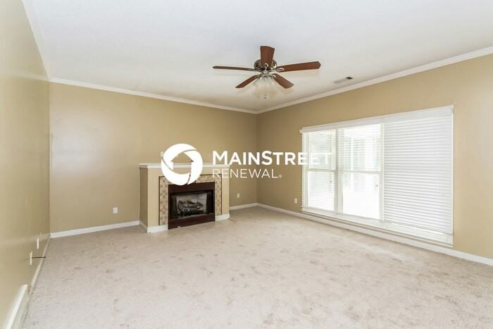 2056 Milbrey St - Photo 4 of 19