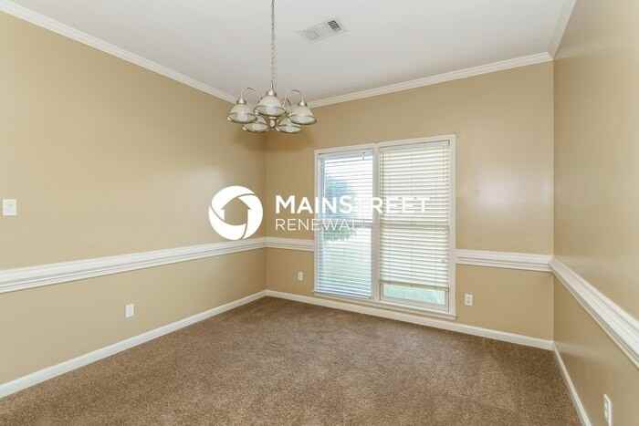 2056 Milbrey St - Photo 5 of 19