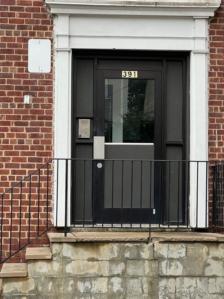 Rutgers Arms - Photo 3 of 12