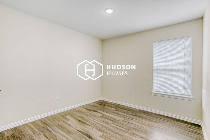 437 Calloway St - Photo 7 of 14