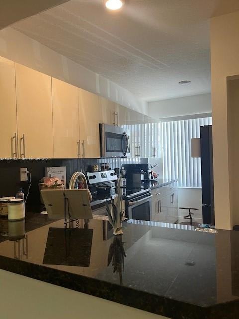 8200 Northwest 10th Street ##13 - Photo 4 of 12